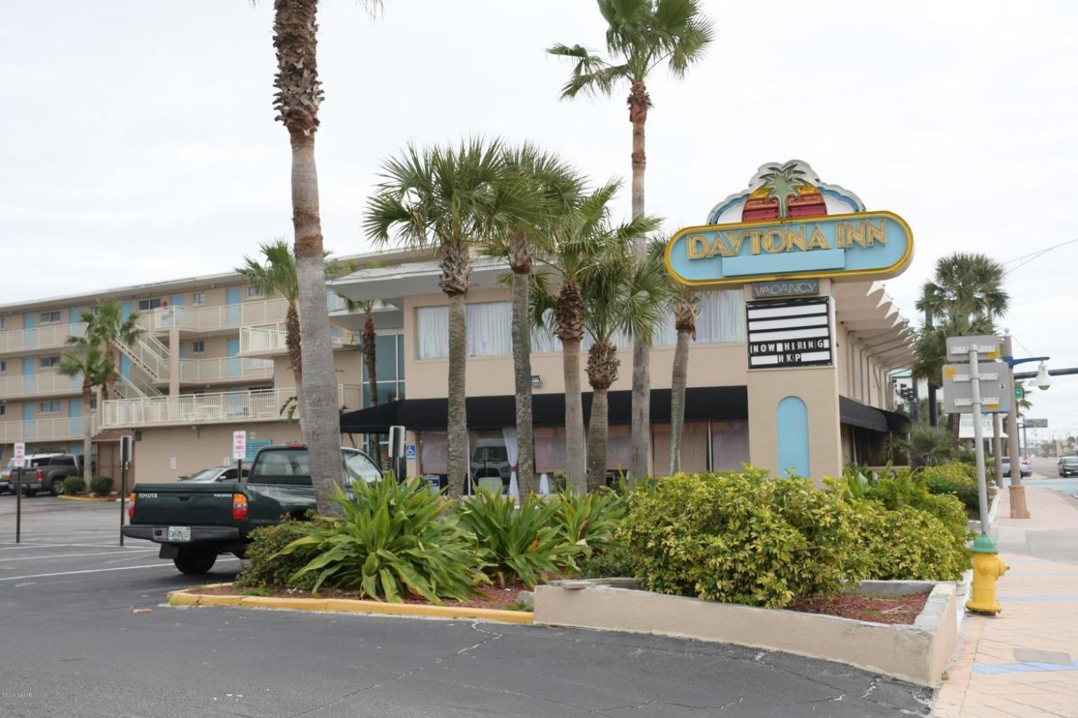 Ocean Breeze - Direct Ocean Front-Pool Is Open Apartment Daytona Beach Exterior photo