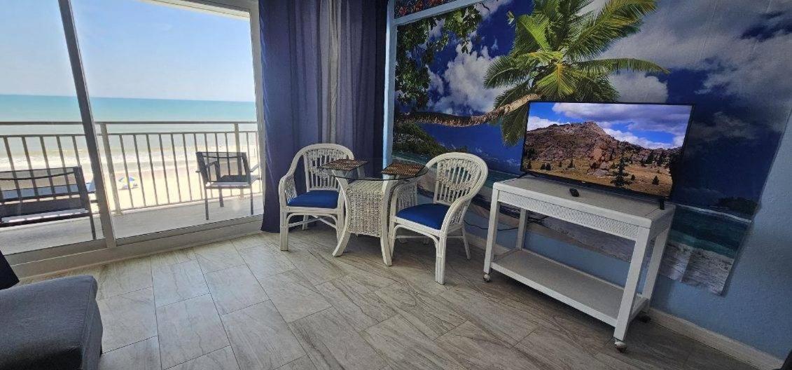 Ocean Breeze - Direct Ocean Front-Pool Is Open Apartment Daytona Beach Exterior photo