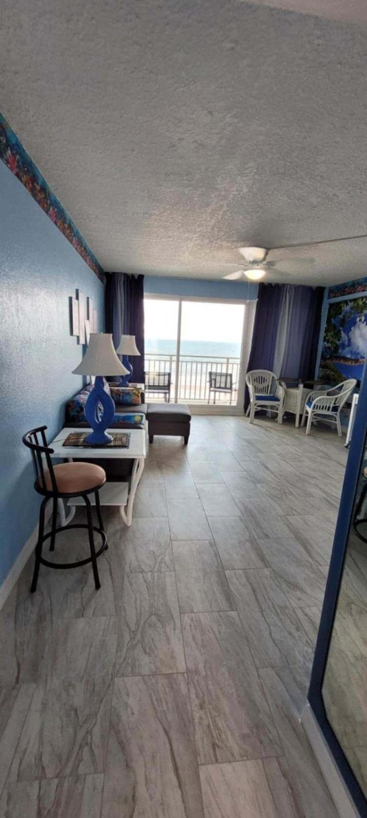 Ocean Breeze - Direct Ocean Front-Pool Is Open Apartment Daytona Beach Exterior photo