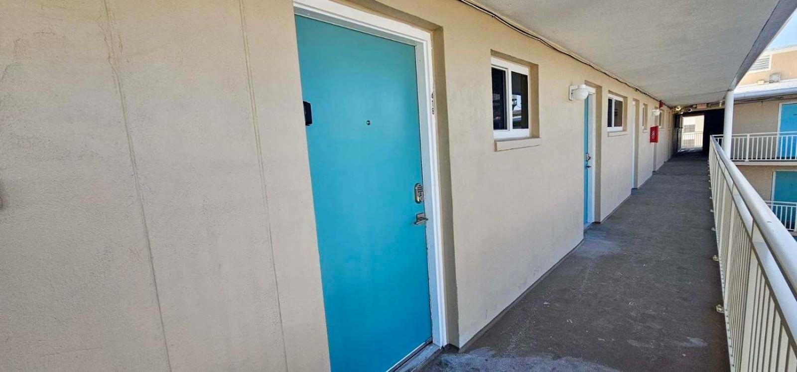 Ocean Breeze - Direct Ocean Front-Pool Is Open Apartment Daytona Beach Exterior photo