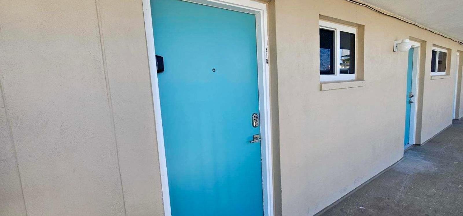 Ocean Breeze - Direct Ocean Front-Pool Is Open Apartment Daytona Beach Exterior photo