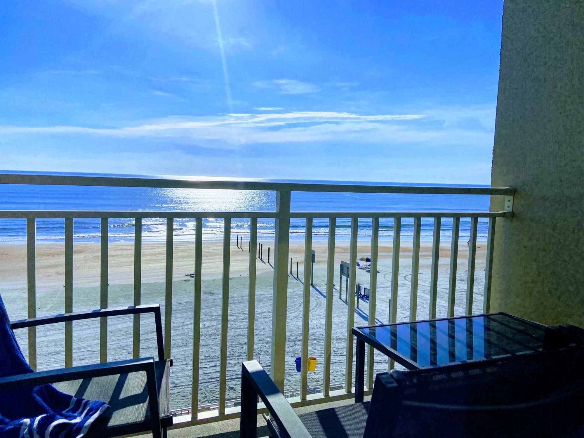 Ocean Breeze - Direct Ocean Front-Pool Is Open Apartment Daytona Beach Exterior photo