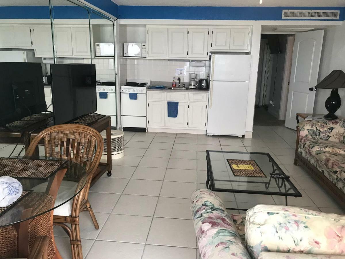 Ocean Breeze - Direct Ocean Front-Pool Is Open Apartment Daytona Beach Exterior photo