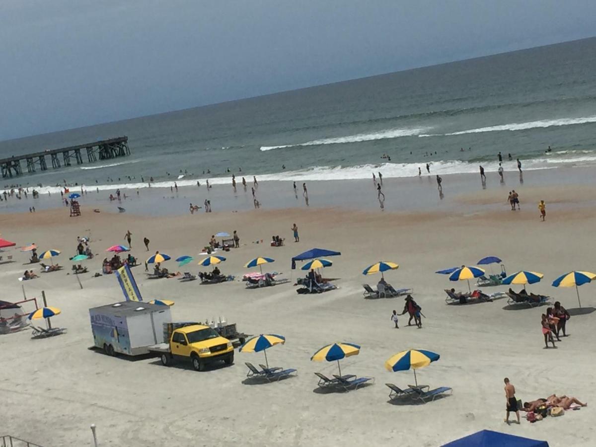 Ocean Breeze - Direct Ocean Front-Pool Is Open Apartment Daytona Beach Exterior photo