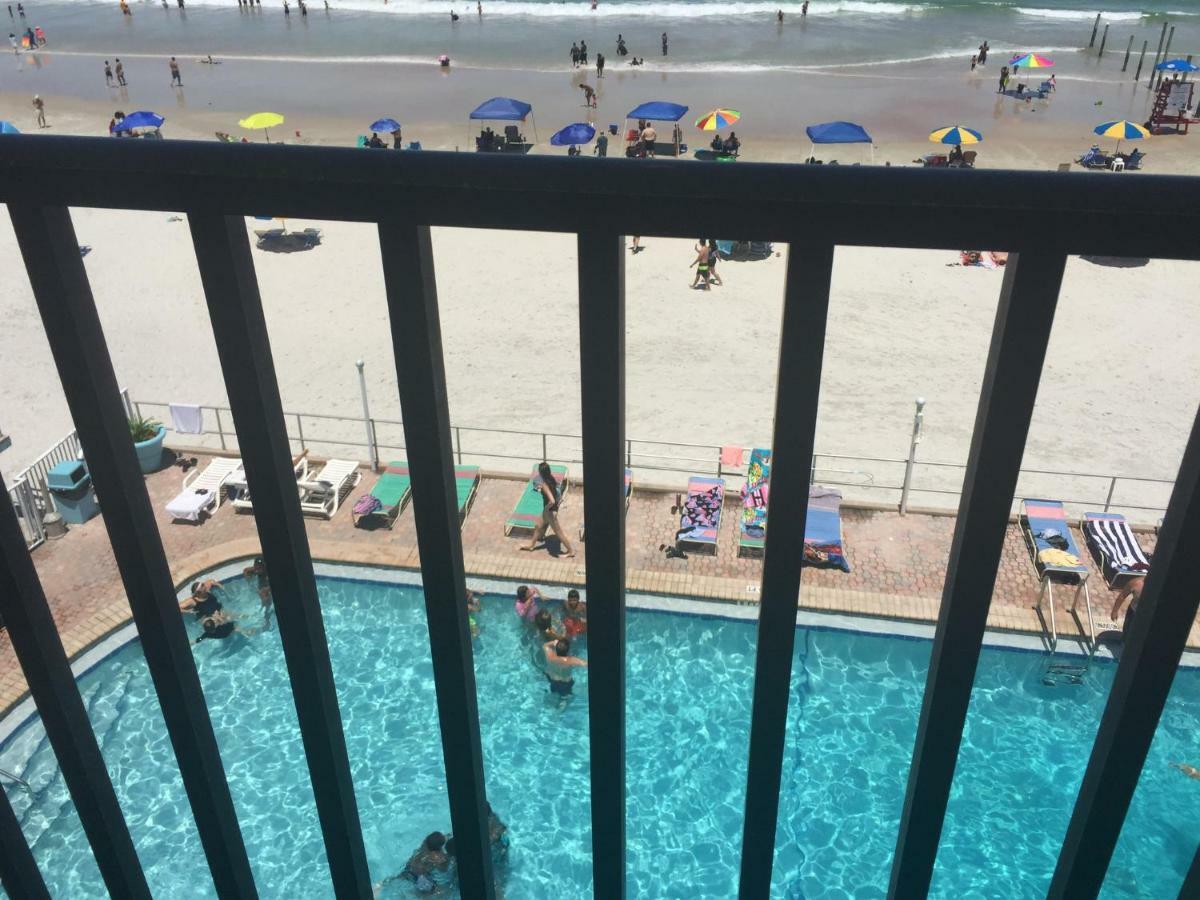Ocean Breeze - Direct Ocean Front-Pool Is Open Apartment Daytona Beach Exterior photo