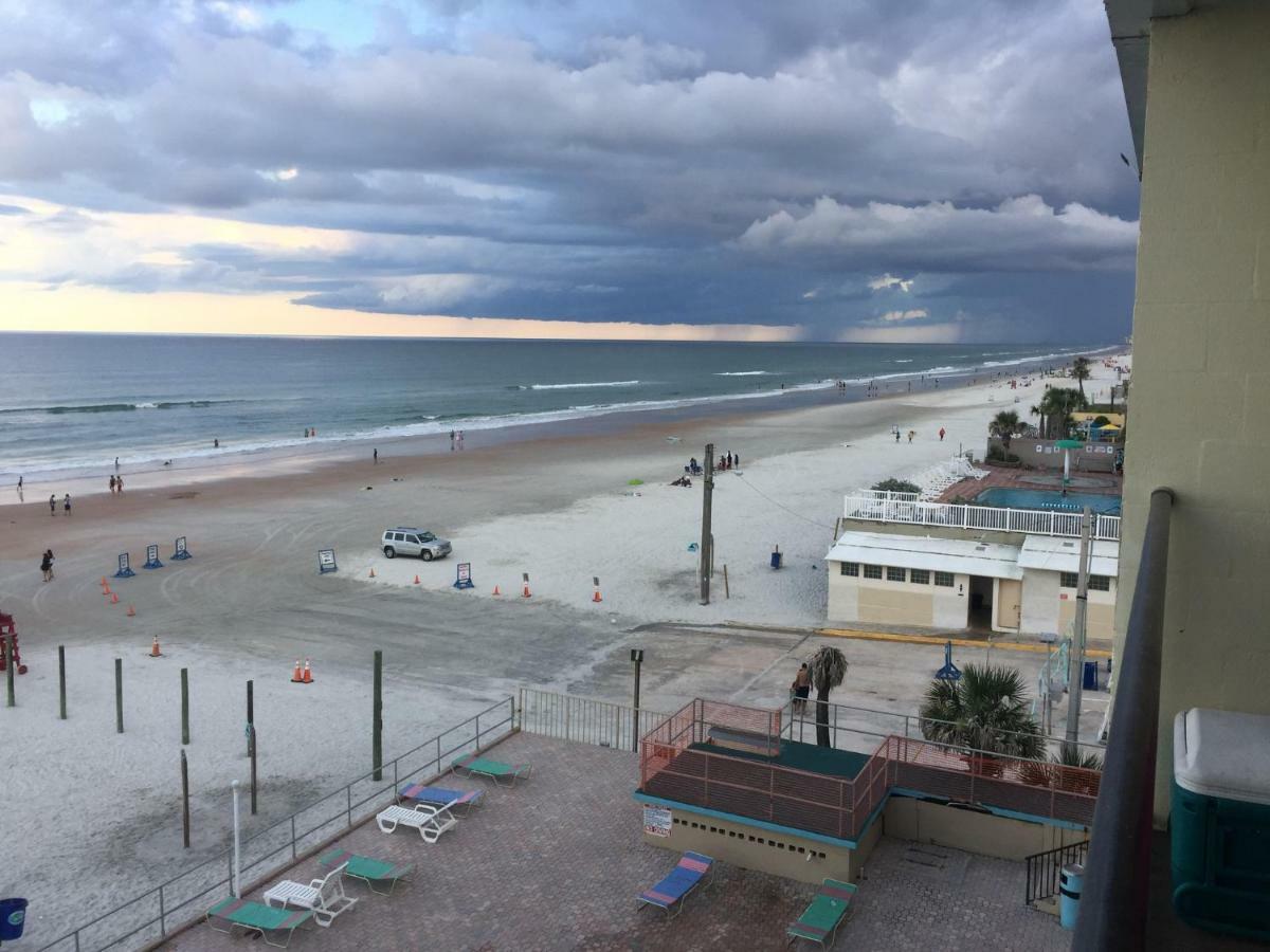 Ocean Breeze - Direct Ocean Front-Pool Is Open Apartment Daytona Beach Exterior photo