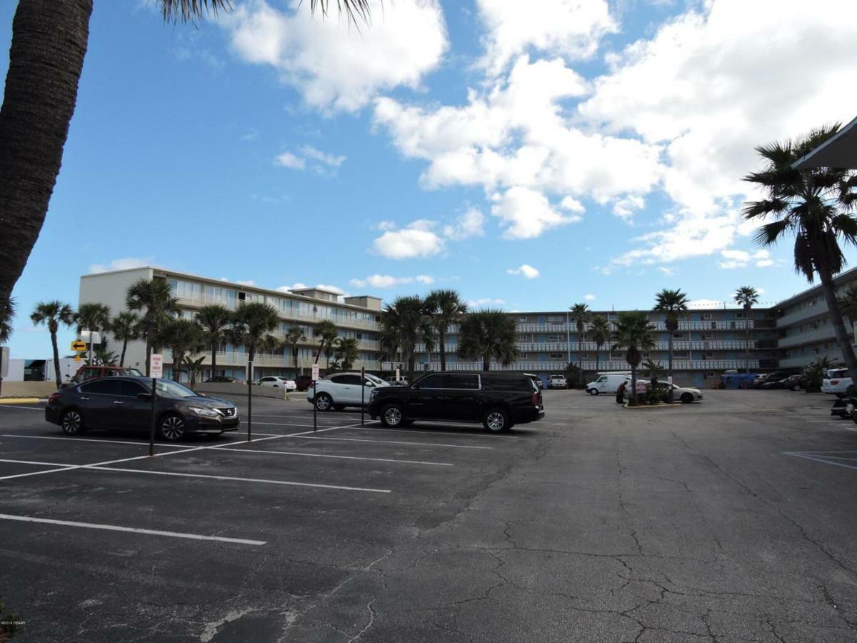 Ocean Breeze - Direct Ocean Front-Pool Is Open Apartment Daytona Beach Exterior photo